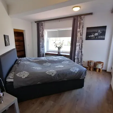 Schoeneben Apartment *